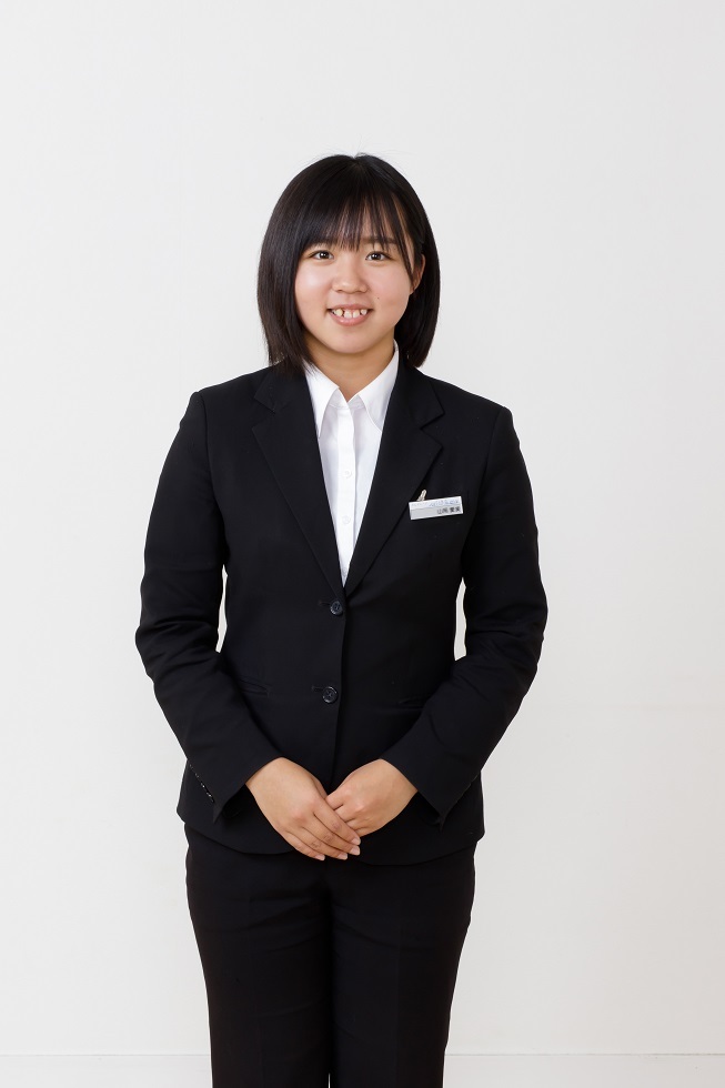 山岡　愛美